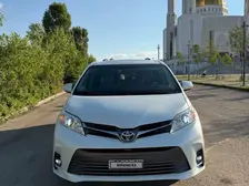Toyota Sienna, 2017