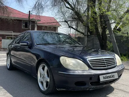 Mercedes-Benz S 320 2000 года за 3 300 000 тг. в Алматы – фото 2