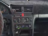 Mercedes-Benz C 180 1993 года за 1 350 000 тг. в Экибастуз – фото 2