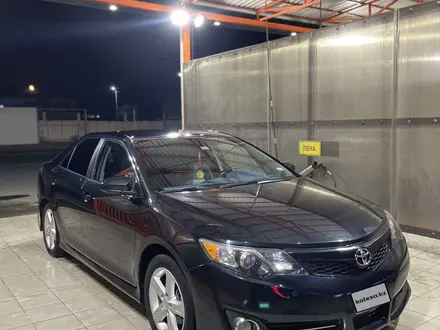 Toyota Camry 2013 года за 6 300 000 тг. в Атырау – фото 2