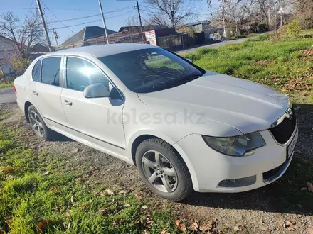 Skoda Superb 2011 года за 4 500 000 тг. в Шымкент – фото 9