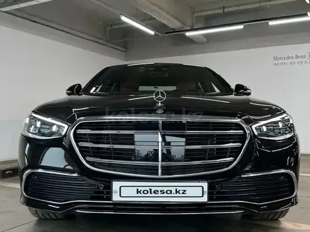 Mercedes-Benz S 450 4MATIC 2024 года за 55 339 200 тг. в Алматы – фото 2