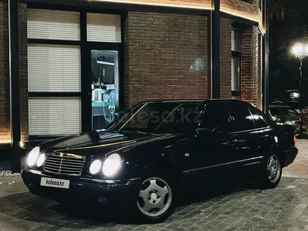 Mercedes-Benz E 280 1997 года за 3 200 000 тг. в Актау – фото 3