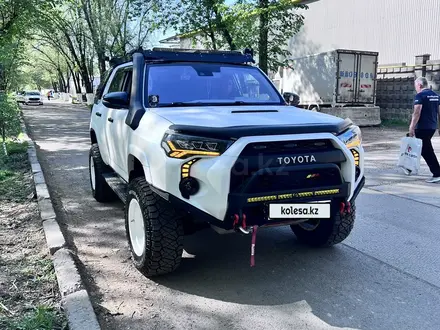 Toyota 4Runner 2022 года за 36 000 000 тг. в Алматы – фото 2