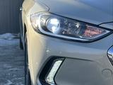 Hyundai Elantra 2018 года за 4 199 999 тг. в Уральск – фото 2