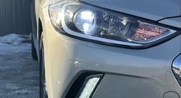 Hyundai Elantra 2018 года за 4 199 999 тг. в Уральск – фото 2