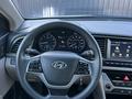 Hyundai Elantra 2018 года за 4 199 999 тг. в Уральск – фото 23