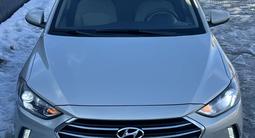 Hyundai Elantra 2018 года за 4 199 999 тг. в Уральск – фото 3