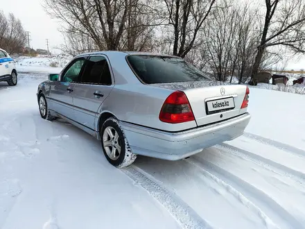 Mercedes-Benz C 200 1998 года за 2 600 000 тг. в Караганда – фото 3