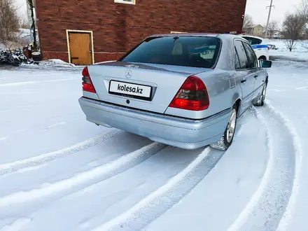 Mercedes-Benz C 200 1998 года за 2 600 000 тг. в Караганда – фото 4