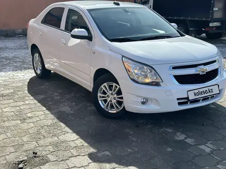 Chevrolet Cobalt 2021 года за 5 690 000 тг. в Караганда – фото 2