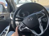 Hyundai Solaris 2013 года за 3 300 000 тг. в Атырау – фото 2