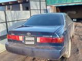 Toyota Camry 2000 года за 2 700 000 тг. в Зайсан – фото 2