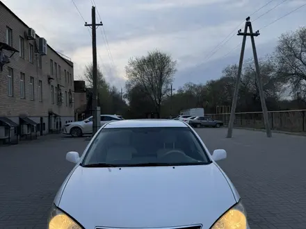 Toyota Camry 2004 года за 5 500 000 тг. в Актобе – фото 2