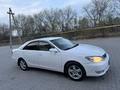 Toyota Camry 2004 года за 5 500 000 тг. в Актобе