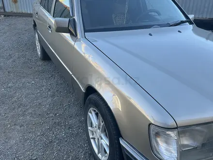 Mercedes-Benz E 230 1992 года за 1 650 000 тг. в Караганда