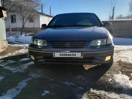 Toyota Camry 1997 года за 3 000 000 тг. в Сарыозек – фото 7