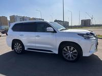 Lexus LX 570 2016 годаүшін38 000 000 тг. в Семей