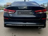 Kia K5 2018 года за 9 500 000 тг. в Астана – фото 2