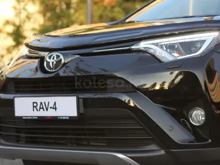 Toyota RAV4 2019 года за 17 500 000 тг. в Алматы – фото 26