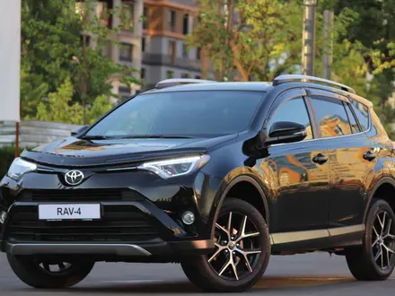 Toyota RAV4 2019 года за 17 500 000 тг. в Алматы