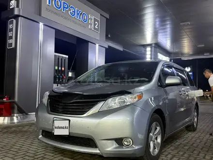 Toyota Sienna 2011 года за 10 500 000 тг. в Атырау – фото 17