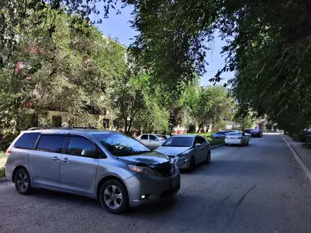 Toyota Sienna 2011 года за 10 500 000 тг. в Атырау – фото 2