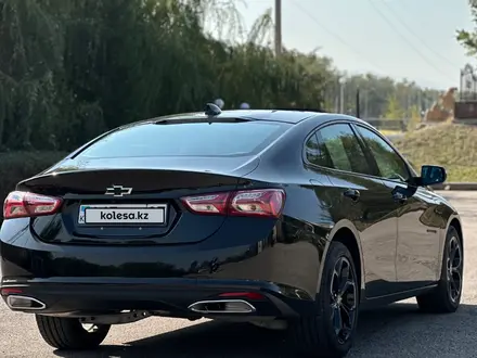 Chevrolet Malibu 2022 года за 11 900 000 тг. в Алматы – фото 42