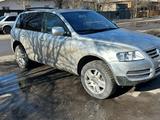 Volkswagen Touareg 2004 года за 3 900 000 тг. в Караганда