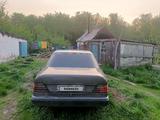 Mercedes-Benz E 260 1990 годаүшін760 000 тг. в Усть-Каменогорск – фото 2
