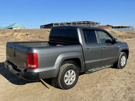 Volkswagen Amarok 2014 года за 6 600 000 тг. в Атырау – фото 4