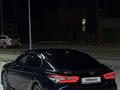 Toyota Camry 2021 годаүшін14 300 000 тг. в Актобе – фото 4