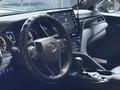 Toyota Camry 2021 годаүшін14 300 000 тг. в Актобе – фото 8