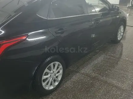 Hyundai Accent 2018 года за 7 280 000 тг. в Петропавловск – фото 31