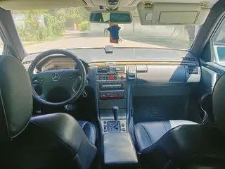 Mercedes-Benz E 280