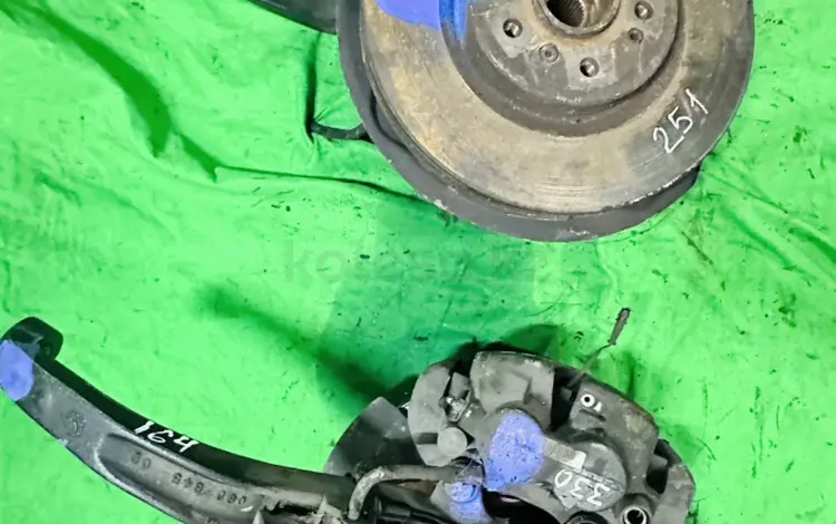 W164 W251 передний поворотный кулак цапфа за 50 000 тг. в Алматы