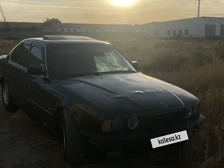 BMW 525 1993 года за 2 000 000 тг. в Атырау – фото 2