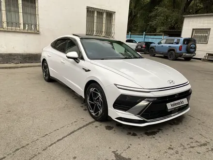 Hyundai Sonata 2024 года за 14 800 000 тг. в Алматы