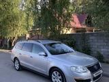 Volkswagen Passat 2010 года за 4 500 000 тг. в Алматы