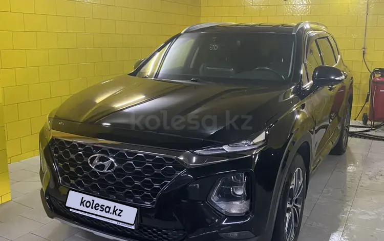 Hyundai Santa Fe 2020 года за 14 500 000 тг. в Астана