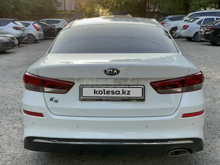 Kia K5 2019 года за 10 200 000 тг. в Шымкент – фото 3