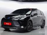 Toyota Sienna 2023 года за 20 300 000 тг. в Астана