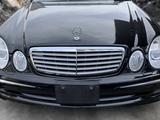 Бампер передний Mercedes E-Class (W211) за 130 000 тг. в Усть-Каменогорск