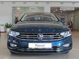 Volkswagen Passat Business 2.0 TSI 2022 года за 16 800 000 тг. в Актобе – фото 2