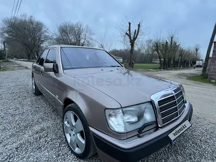 Mercedes-Benz E 200 1993 года за 3 200 000 тг. в Алматы – фото 5