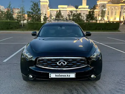 Infiniti FX35 2010 года за 9 000 000 тг. в Астана – фото 2