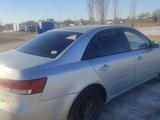 Hyundai Sonata 2005 годаfor3 300 000 тг. в Актобе – фото 2