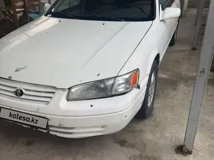 Toyota Camry 1999 года за 2 500 000 тг. в Шымкент – фото 2