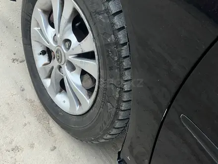 Toyota Camry 2004 года за 3 300 000 тг. в Актау – фото 2
