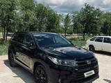 Toyota Highlander 2019 года за 14 000 000 тг. в Уральск